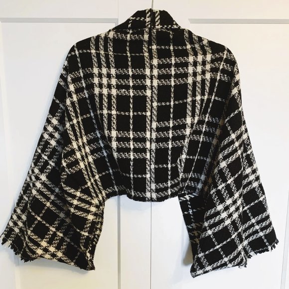 SophieRoyDesign Cropped Shawl - One Size - Picture 2 of 2